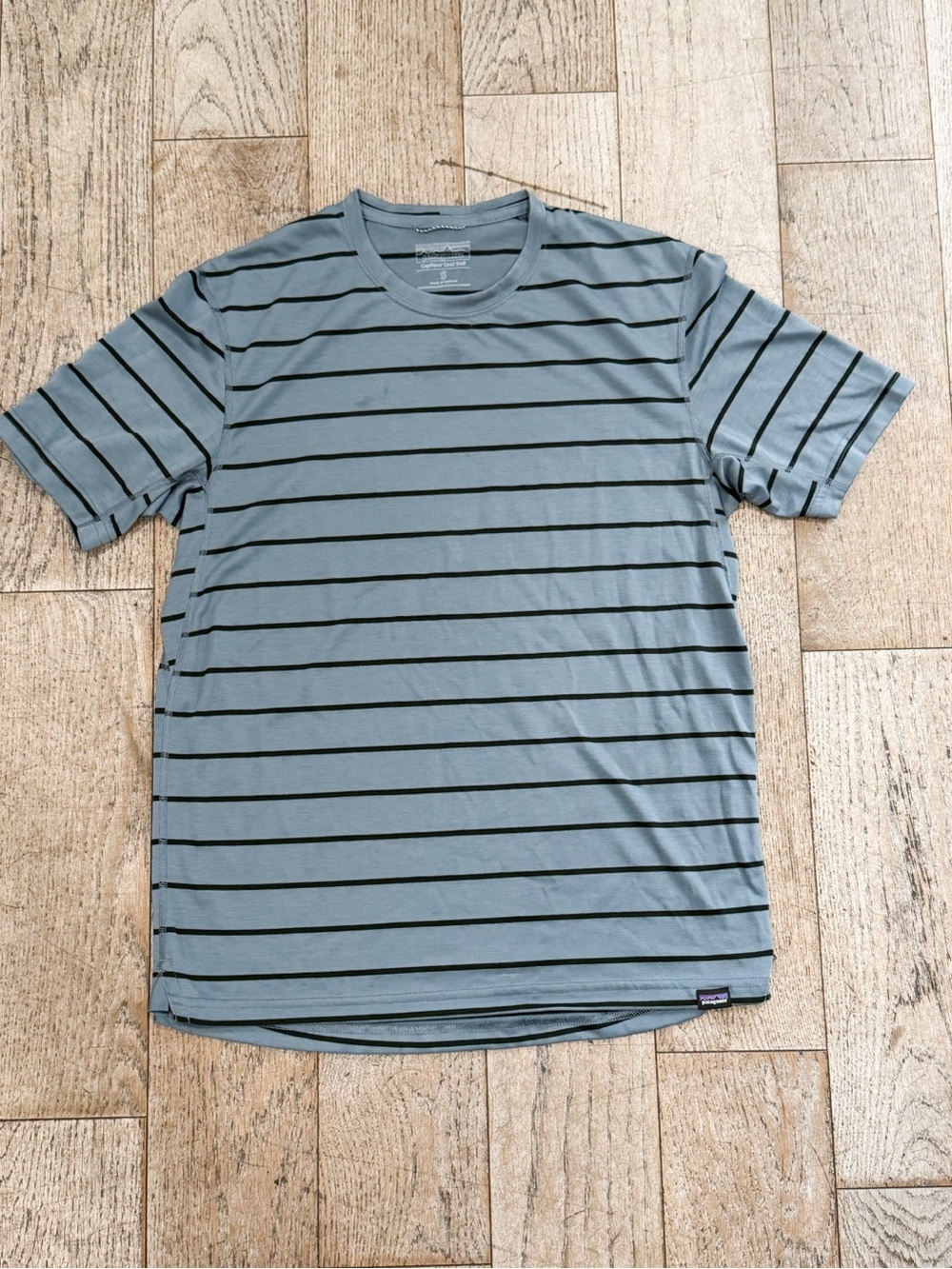 Patagonia Capilene Cool Trail shirt stripes grey blue technical tee sz small